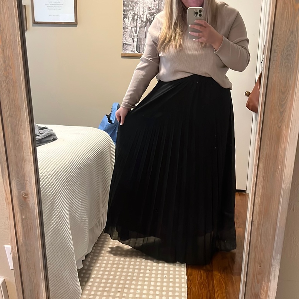 Plus High Waisted Long Pleated Skirt